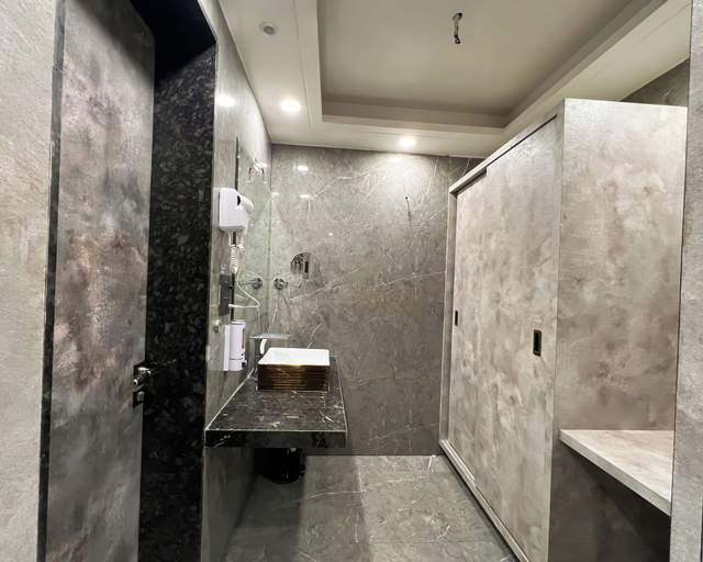 Bathroom 3, Anand Resort - A luxury Resort Nashik, Nashik