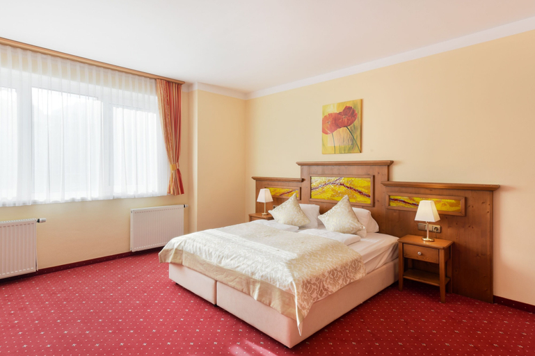 Bedroom 3, Apartmenthaus Hotel Cella Central, Zell am See