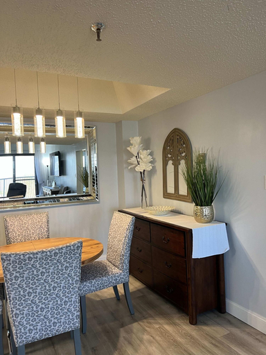 Room 4, Uhost AI 2BR Condo Scenic Mountain Retreat, Avery