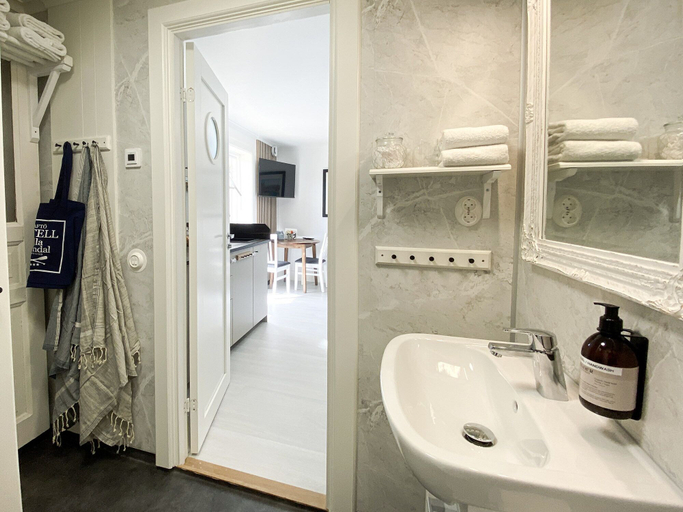 Bathroom 5, Skaftö Hotell Villa Lönndal, Grundsund, Lysekil