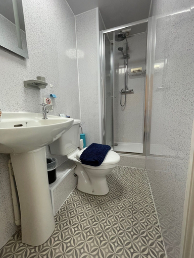 Bathroom 4, Seascape Guest House, Gwynedd