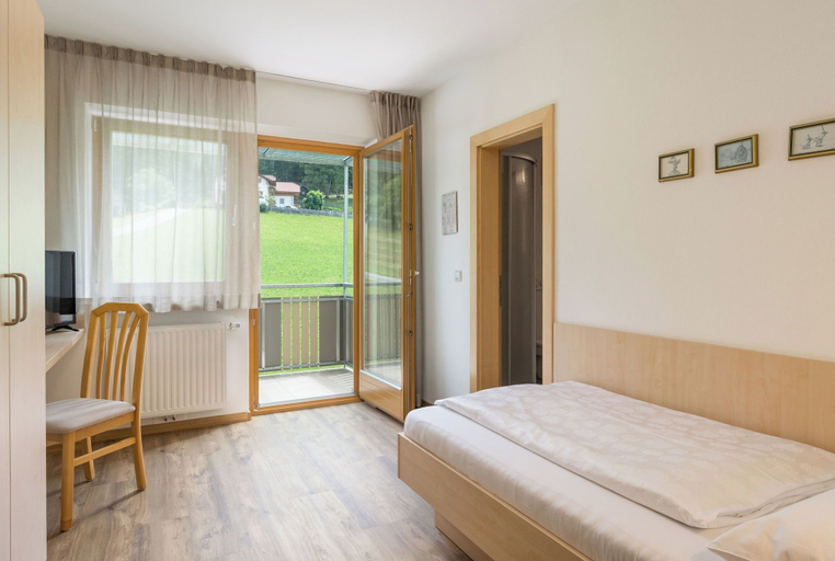 Bedroom 5, Garni Schorneck, Bolzano