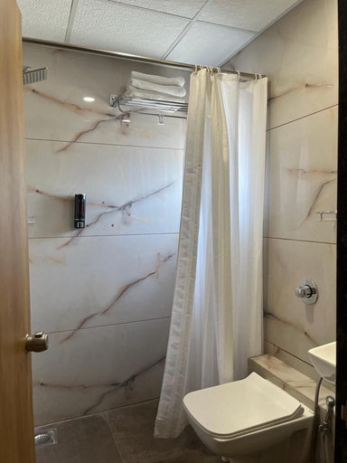 Bathroom 3, CLICK HOTEL TULSI, Jamnagar