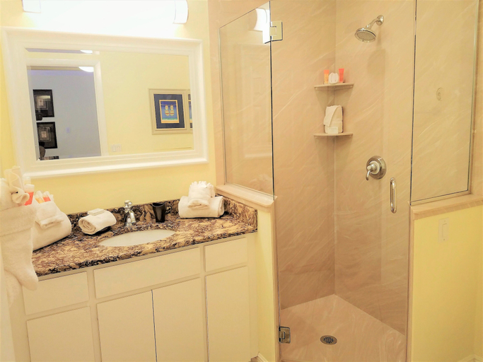 Bathroom 4, Siesta Palms By the Beach, Sarasota