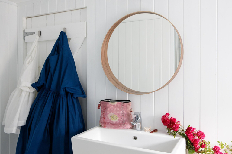 Bathroom 3, Roundstone Quay
