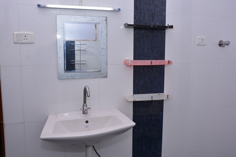 Bathroom 3, Hotel Vaani Villa Madurai, Madurai