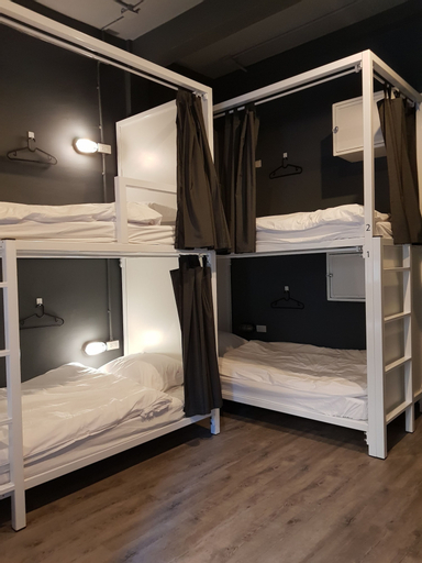 Bedroom 5, The Cocoon Hostel, Ratchathewi