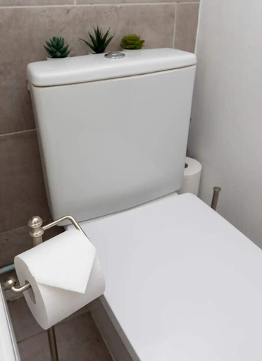 Bathroom 3, Spacious & Welcoming 4BD House - Kennington, London