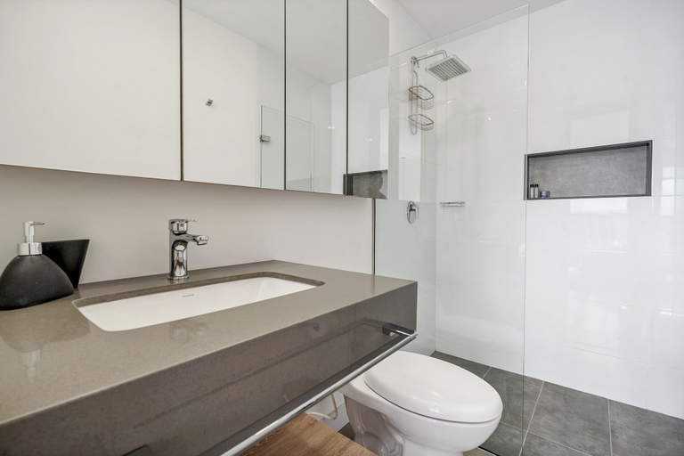 Bathroom 3, Apartment Go Living & Suites by HOUSY HOST, Medellín