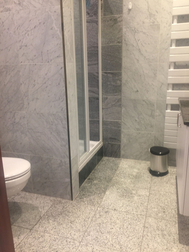 Bathroom 3, PS Orion, West-Vlaanderen
