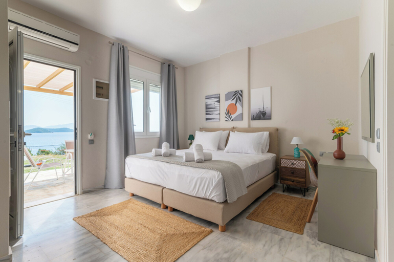 Bedroom 4, Cape Blue Suites, Thessaly