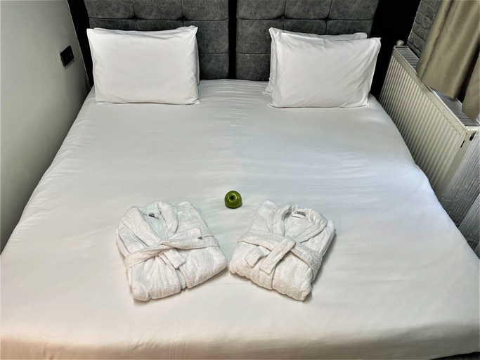 Bedroom 5, Mates Port Hotel, Beyoğlu