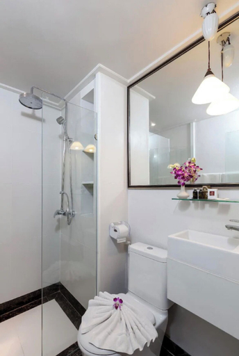 Bathroom 5, The Top Patong Resort, Pulau Phuket