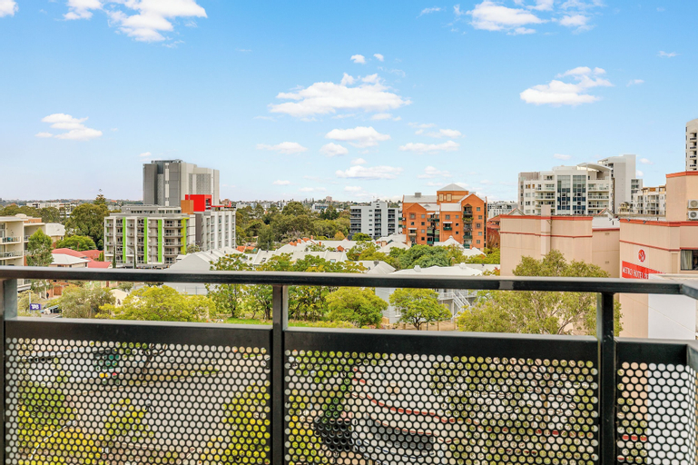 Exterior & Views 20
