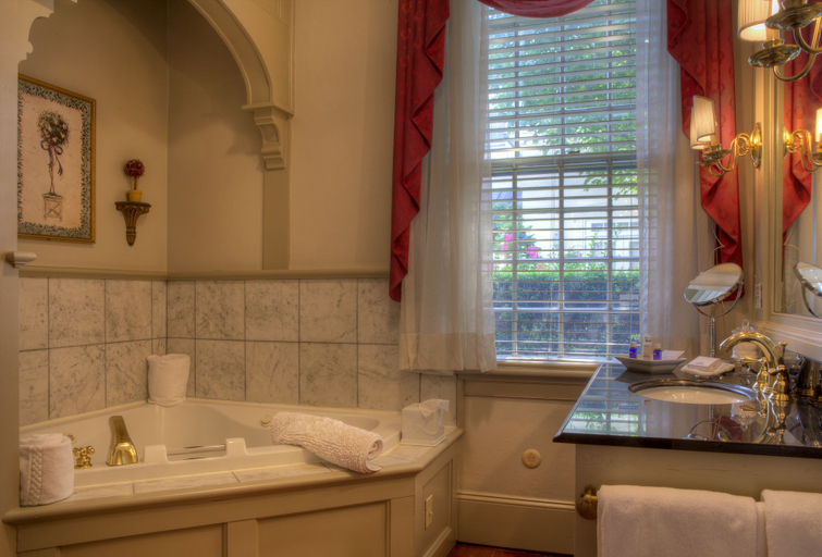 Bathroom 4, Francis Malbone House Inn, Newport