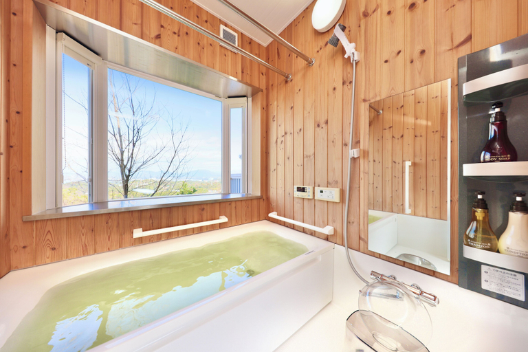 Bathroom 4, Crystal Besso Shirahama, Shirahama