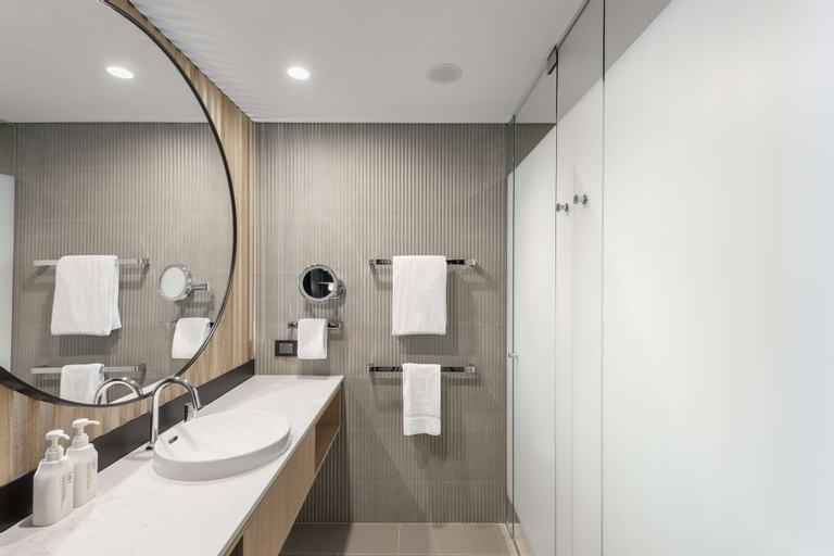 Bathroom 16