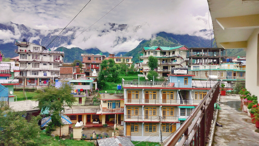 Exterior & Views 2, Hotel Snow Crest Inn, Kangra