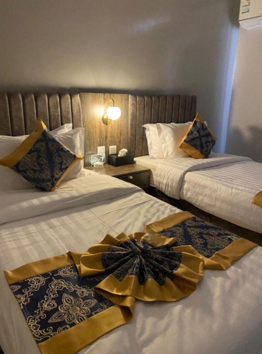 Bedroom 2, Desert Paradise Hotel
