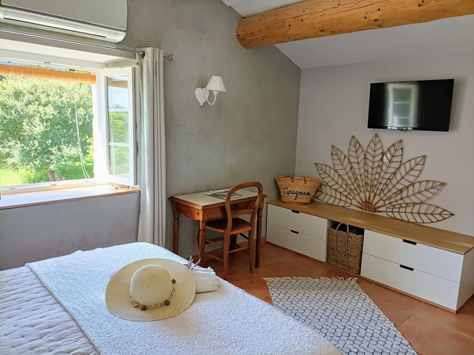Bedroom 4, La Ferme les Eybrachas, Drôme