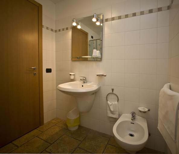 Bathroom 4, Il Canneto, Varese