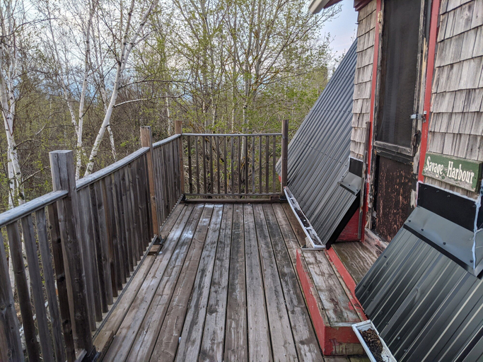Others 5, Trailside Inn, Queens