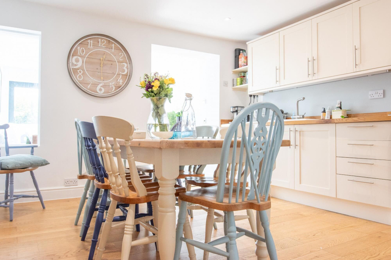 Room 4, 74 Granville Road in Cowes, Isle of Wight