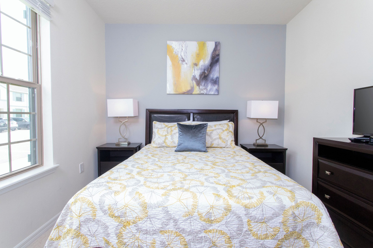 Others 5, Splendid 5 Bd w Screened Pateo Pool Windsor Westside 8921, Osceola
