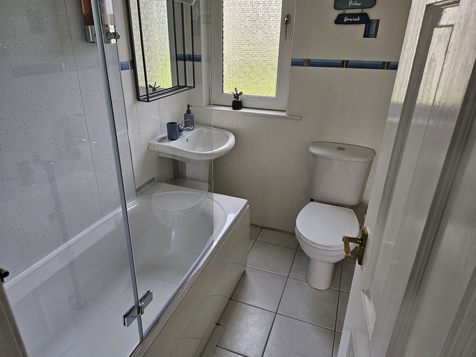 Bathroom 3, Snug - Meadhan Apartment, Argyll and Bute