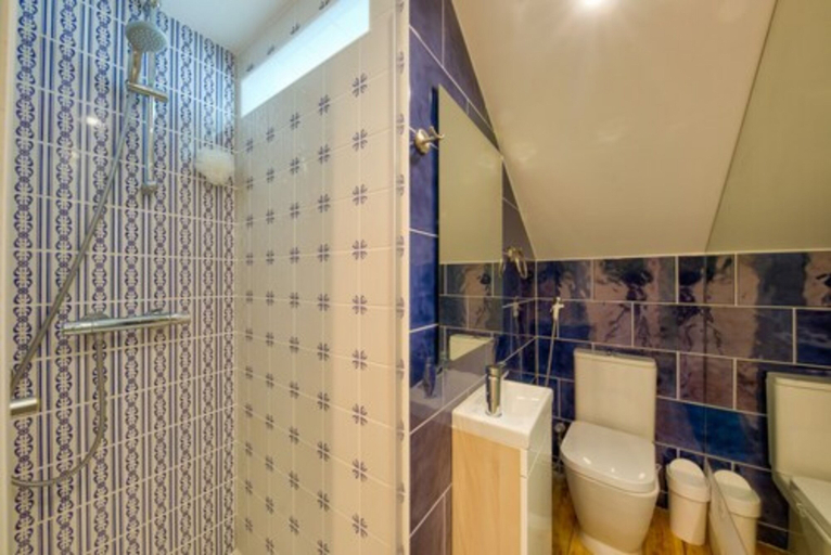 Bathroom 3, Adore Portugal Coimbra Guest House, Coimbra