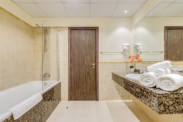 Bathroom 5, GLOBALSTAY. Modern Ap steps to JBR Beach, Dubai