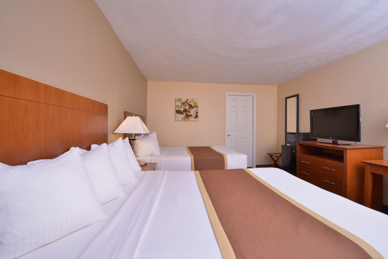 Bedroom 5, Quality Inn & Suites Williamsport, Lycoming
