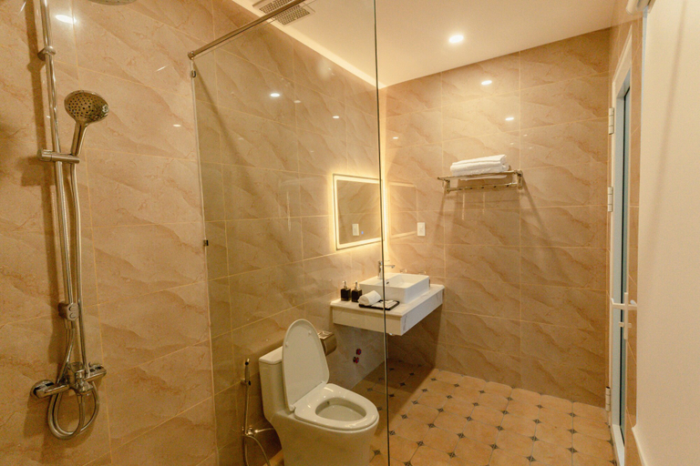 Bathroom 3, Royal Hotel Phú Quốc, Phú Quốc