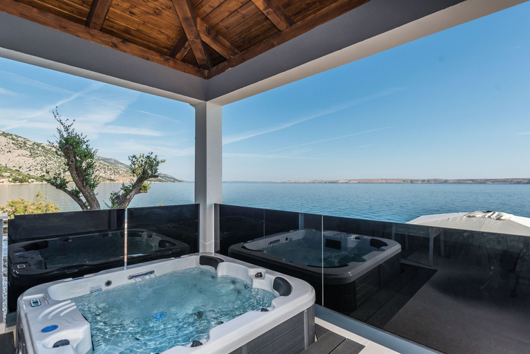 Sport & Beauty 5, Luxury Villa Solis, Karlobag