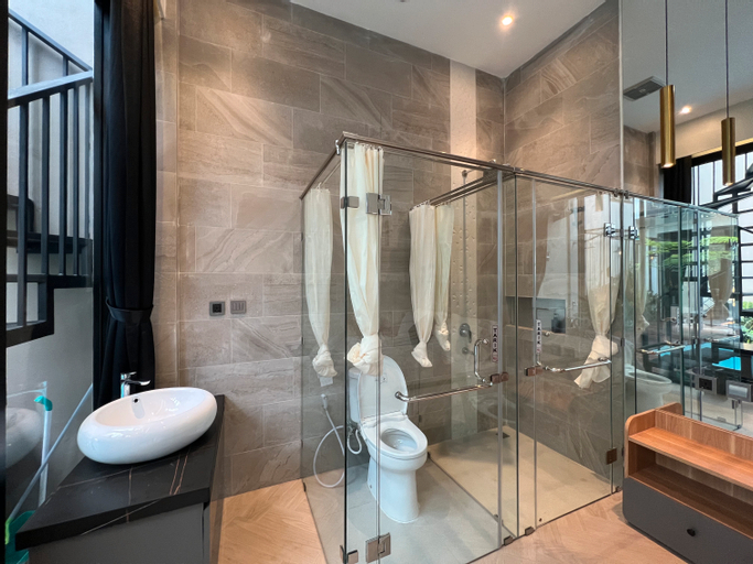 Bathroom 26