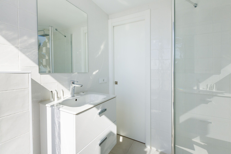 Bathroom 3, Seafront Calabeach, Málaga