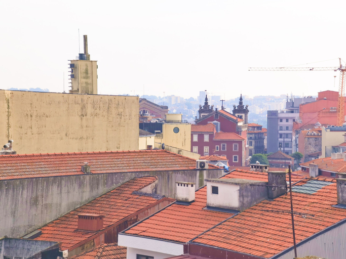Others 5, Ninho 424, Porto