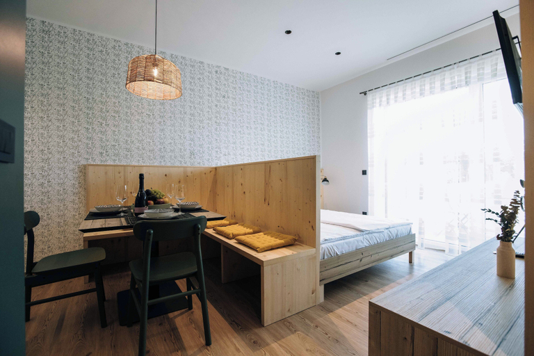 Bedroom 3, Postcard Country Apartments, Duplek