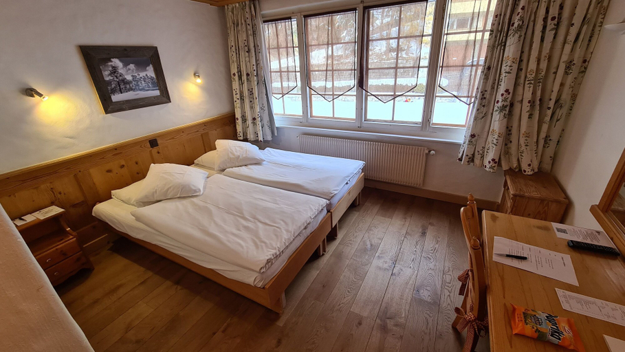 Bedroom 2, Hôtel de l'Etrier, Sierre