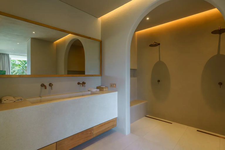 Bathroom 4, Villa Habitas: 4BR Designer Villa In Pererenan, Badung
