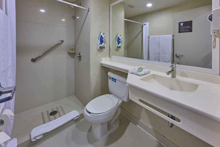 Bathroom 5, City Express Plus by Marriott Ciudad de México Reforma El Ángel, Mexico City