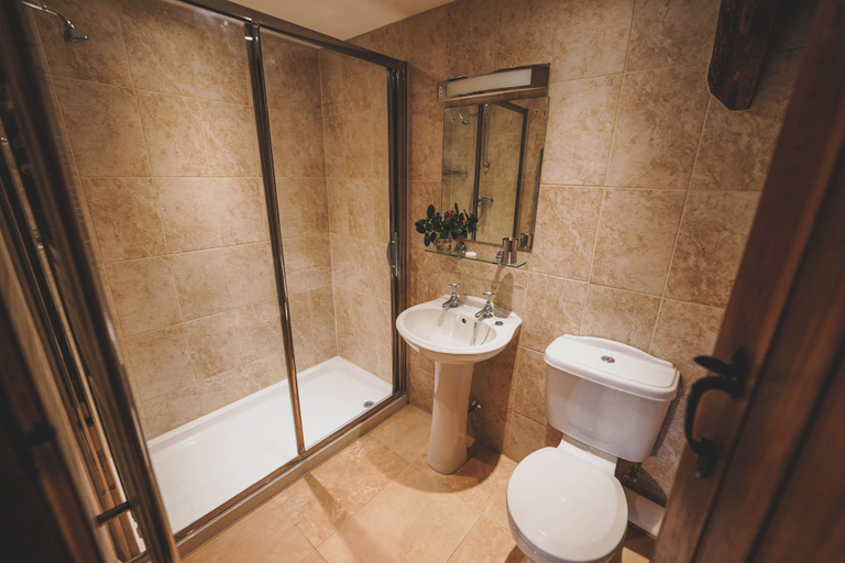 Bathroom 3, Hawley Farm Self Catering Holiday Accommodation, Devon