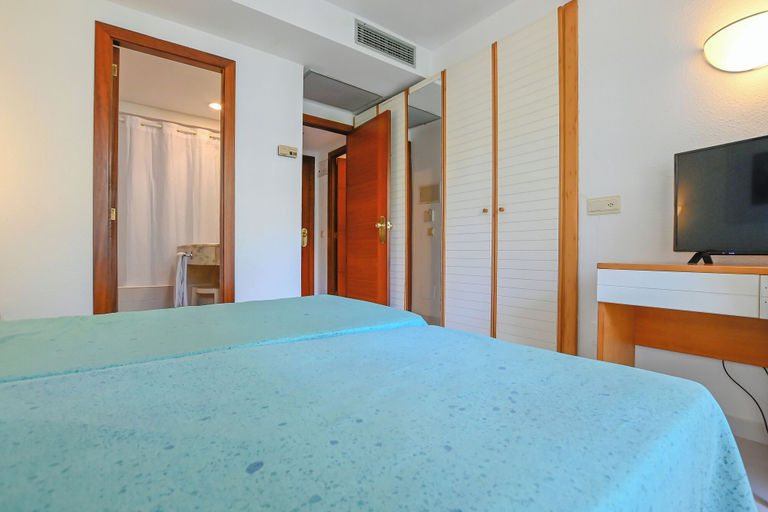 Bedroom 3, Club Hotel Cala Ratjada, Baleares