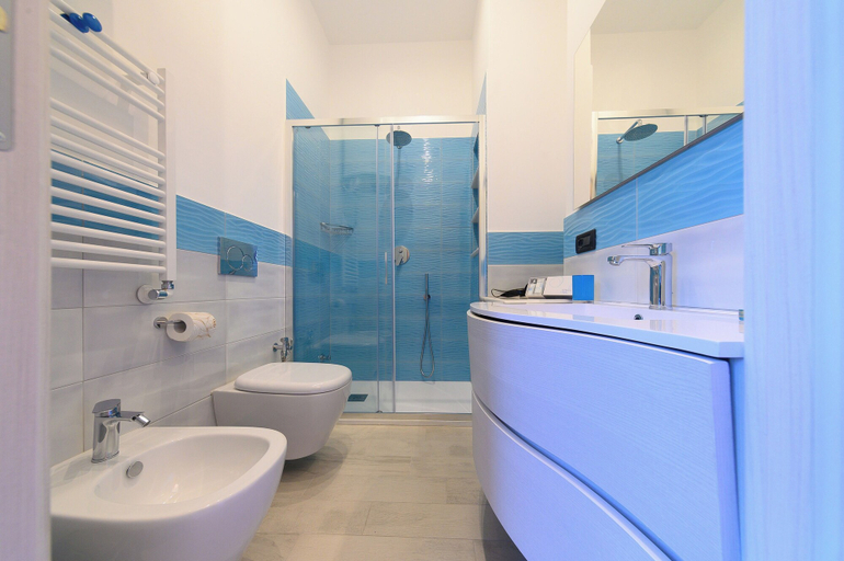 Bathroom 5, B&B La Rosa, Napoli