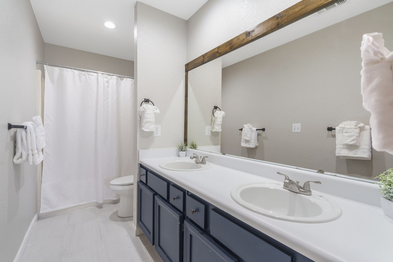 Bathroom 4, Rockin' Retreat, Stone