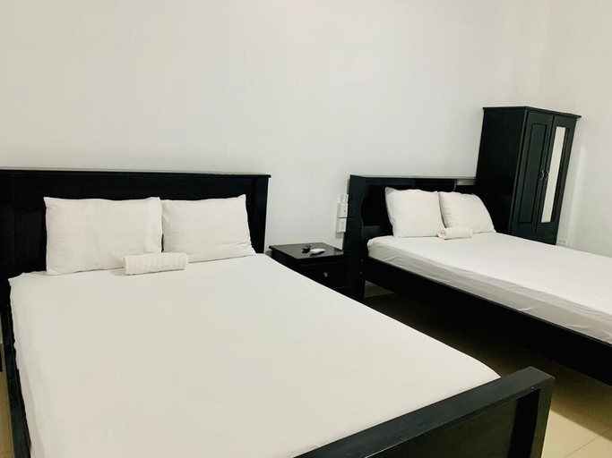Bedroom 2, Coastal Bay Suite