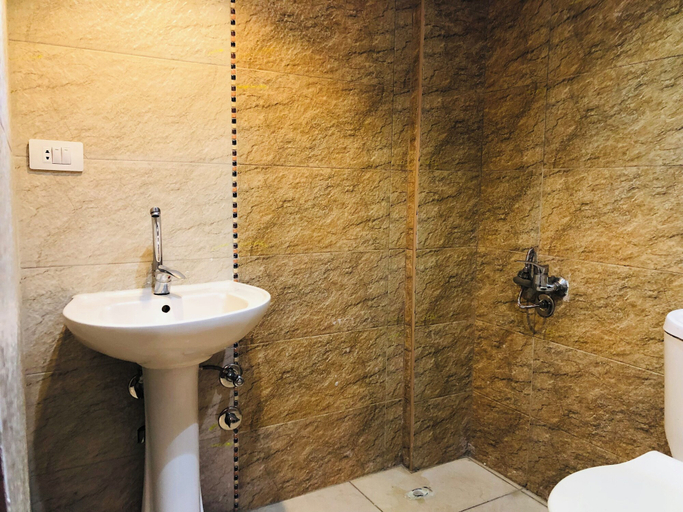 Bathroom 5, Mesho Inn Hostel, 'Abdin