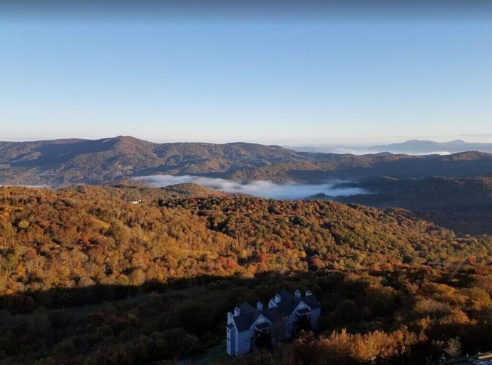 Room 3, Uhost AI 2BR Condo Scenic Mountain Retreat, Avery