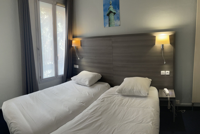 Bedroom 3, Hotel Lilas Gambetta, Paris