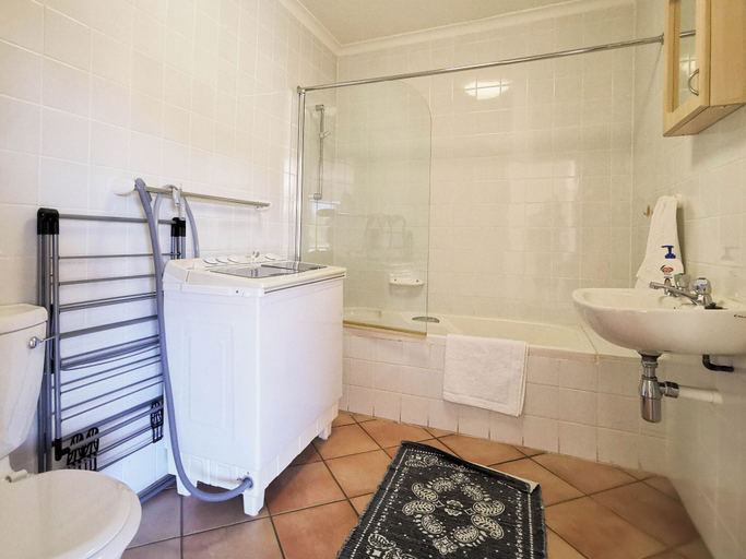 Bathroom, Seahorse, Eden